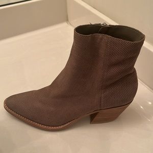 Tan Dolce Vita Booties Size 8.5 NWOT